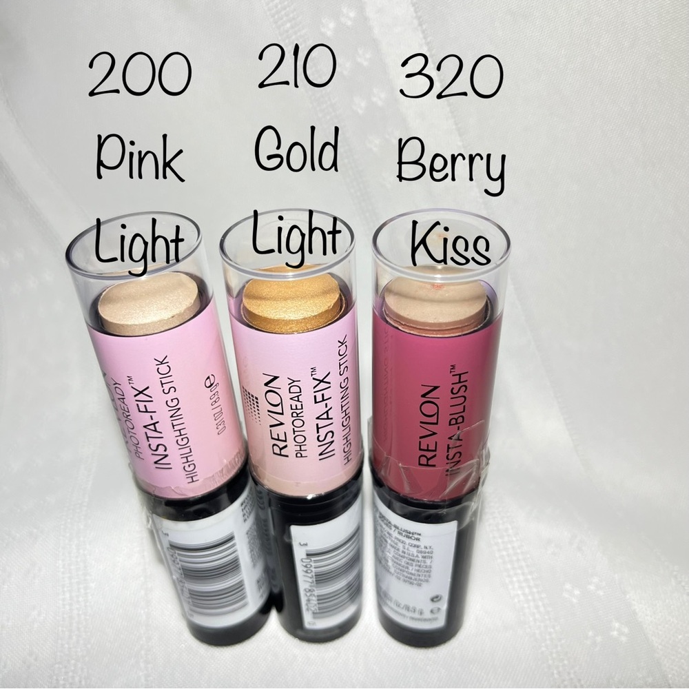 Revlon Highlighting Stick Pink Light 200 Gold Light 210 Blush Berry Kiss 320